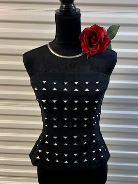 🌺White House Black Market Black and White Strapless Lined Bone in corset top 10